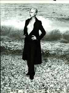 Newton_Vogue_Italia_October_1996_08.thumb.png.3d0f7a913fc1507f6a144c2af06ee0da.png