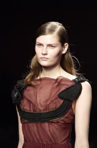 Prada_FW2003_17.jpg