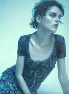 Roversi_Vogue_Italia_July_1996_08.thumb.png.2eaaae375e268946cfaa405d01283c06.png