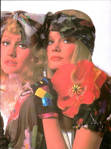 Sorprese_Vogue_Italia_January_1971_07.thumb.png.4a5c47ac3a4bb9c40a746732c937113b.png