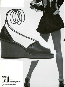 Sorprese_Vogue_Italia_January_1971_08.thumb.png.00cad73ea1e0ae9b13730ed62e083efb.png