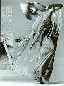 Sorprese_Vogue_Italia_January_1971_37.thumb.png.4ebb0b535fd8727db7f0131b8b1f2a8b.png