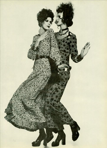 Sulle_von_Wangenheim_Vogue_Italia_February_1971_09.thumb.png.785e4b4d1e233902db0e2af9b0f91a1a.png