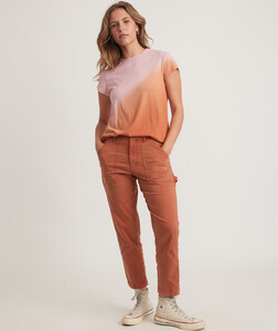 Swing_Crew_Tee_Pink_Brown_Dip_Dye_5946-Final_Web.jpg