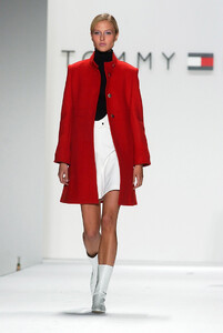 Tommy_Hilfiger_FW2003_09.jpg