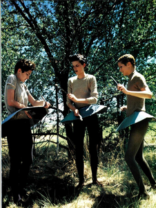 USA_Borthwick_Vogue_Italia_August_1996_06.thumb.png.491bda07532304a228d0c72fb3922fba.png
