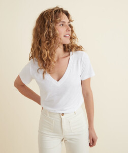 V-Neck_White-51218-Final.jpg