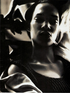 Vallhonrat_Vogue_Italia_May_1990_05.thumb.png.4af0a87354cd7ce6c0dc19ac03c1e7e7.png