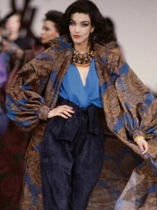 Vania-YSL-Runway-370x493.thumb.jpg.366f088c026c2c7ebda43f8de9b59a83.jpg