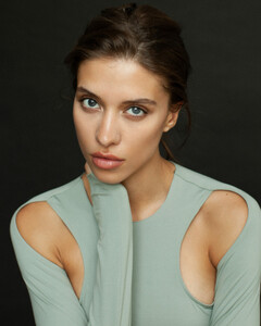 Vika-Perusheva-Blow-Models1-1440x1800.jpg