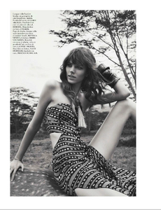 Vogue_Paris_-_Avril_2014-220.thumb.png.51876fb4f1d121d5b136119c9f49100d.png