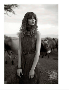 Vogue_Paris_-_Avril_2014-224.thumb.png.f4167ad92e95b4c73e6d02a2c8407545.png