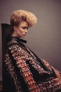Vogue_UK-September_2016-Raquel_Zimmermann-by-Glen_Luchford-06.thumb.jpg.204e26c752e65e955013030db4332602.jpg