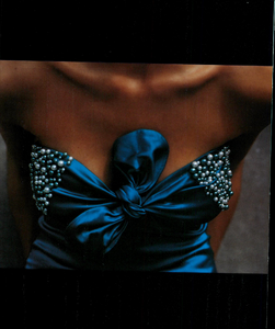 Watson_Blumarine_Spring_Summer_1990_07.thumb.png.93f061ac777c65fc3867b81e5f25eb30.png