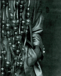 Watson_Blumarine_Spring_Summer_1990_20.thumb.png.d3dddf5740cf28e78ff85e1c86e0c5ef.png