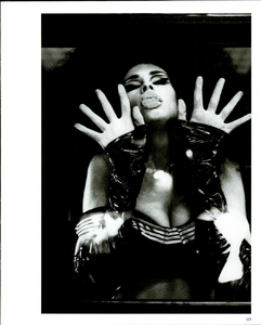 Wild_Meisel_Vogue_Italia_May_1990_04.thumb.png.a4342ef496b7b3b7c3111a1af7057fd0.png