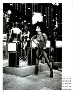 Wild_Meisel_Vogue_Italia_May_1990_07.thumb.png.045e77431d6173ed334c64a732a708e8.png