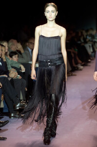 Yves_Saint_Laurent_FW2001_05.jpg