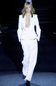 Yves_Saint_Laurent_SS2001_01.jpg