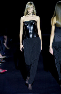 Yves_Saint_Laurent_SS2001_13.jpg