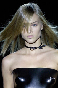 Yves_Saint_Laurent_SS2001_14.jpg