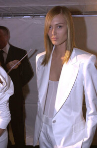 Yves_Saint_Laurent_SS2001_30.jpg