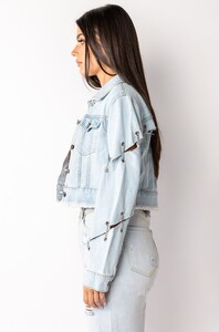 azalea-wang-chain-game-denim-jacket_light-blue-denim_5_5_c1.jpg