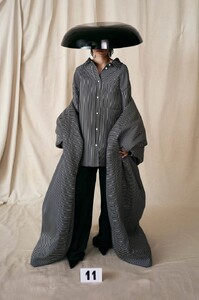 balenciaga-couture-fw21-paris11.thumb.jpg.79ceebc9b69c15d1a2e1addb73bb066d.jpg