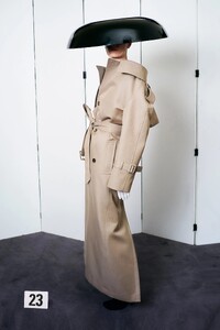 balenciaga-couture-fw21-paris23.thumb.jpg.292064c7e37bc52eb6b24c76bcfd6096.jpg