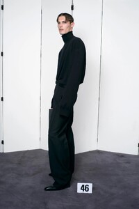 balenciaga-couture-fw21-paris46.thumb.jpg.6342fb3cf264b66dff43d668193546cd.jpg