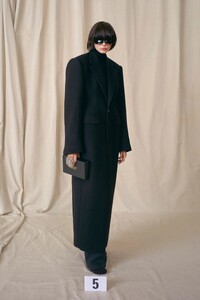 balenciaga-couture-fw21-paris5.thumb.jpg.8f18561d0e8befaff1c170986cc54eea.jpg