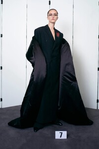 balenciaga-couture-fw21-paris7.thumb.jpg.ad7de87fd9c114f7dc958ebb5fbf2d93.jpg