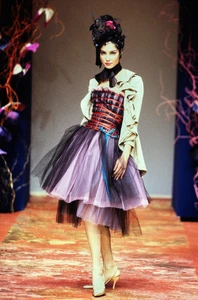 christian-lacroix-spring-1999-couture-2.thumb.jpg.6888d005bd0b4265b2fd2454fd947fec.jpg