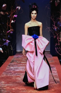 christian-lacroix-spring-1999-couture-9.thumb.jpg.f21d5c670f9d10bff9f9961f9e48af83.jpg