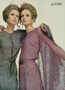 de_Villeneuve_Vogue_Italia_July_August_1969_10.thumb.png.5b241e9a3da54fad255fd0887a9879d6.png