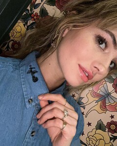 debbyryan_294605382_187141890330183_4497324476794345147_n.jpg