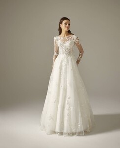 dokulu-cicek-dantelli-uzun-kollu-bohem-sade-gelinlik-modeli-2355-96-B.jpg