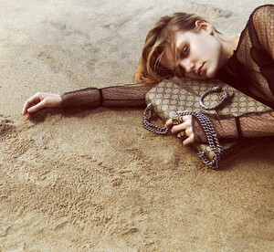 gucci-fw15-ad_(6).thumb.jpg.163230d57147a1d7b46f17c7fea3a4e1.jpg