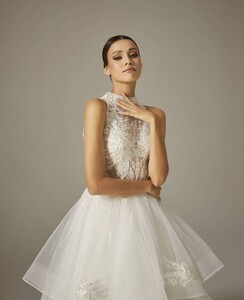 halter-yaka-dantelli-tul-dalgali-kabarik-etekli-bohem-gelinlik-2795-10-B.jpg