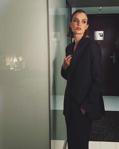 josephineskriver_309135080_487087876624217_2090492729583933703_n.jpg