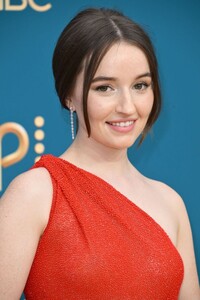 kaitlyn-dever-at-74th-primetime-emmy-awards-in-los-angeles-09-12-2022-6.jpg