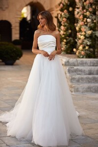 medium_All_about_love_Christianna_150b5bd99e.jpg