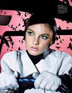 patricia-van-der-vliet_brian-molloy_vogue-japan-september-2013_05.jpg