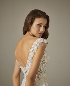 sade-dantelli-v-yaka-vintage-guzel-gelinlik-modeli-2356-96-B.jpg