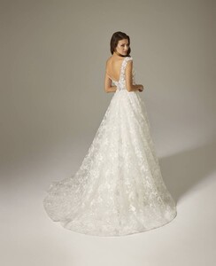 sade-dantelli-v-yaka-vintage-guzel-gelinlik-modeli-2359-96-B.jpg