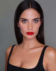 sarasampaio_308796694_123336037005912_6878354237598813492_n.jpg