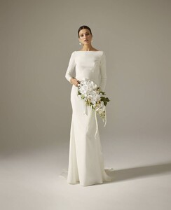saten-kuplu-uzun-kollu-duz-sade-kesim-nikah-gelinlik-2307-98-B.jpg