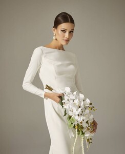 saten-kuplu-uzun-kollu-duz-sade-kesim-nikah-gelinlik-2308-98-B.jpg