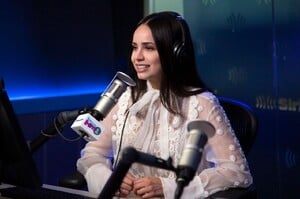 sofia-carson-siriusxm-studio-in-nyc-08-29-2022-4.jpg