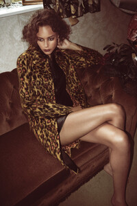 t-magazine-september-2015_binx-walton-by-glen-luchford_(3).thumb.jpg.18660218d00c0722ce3c068bf1dd0c80.jpg